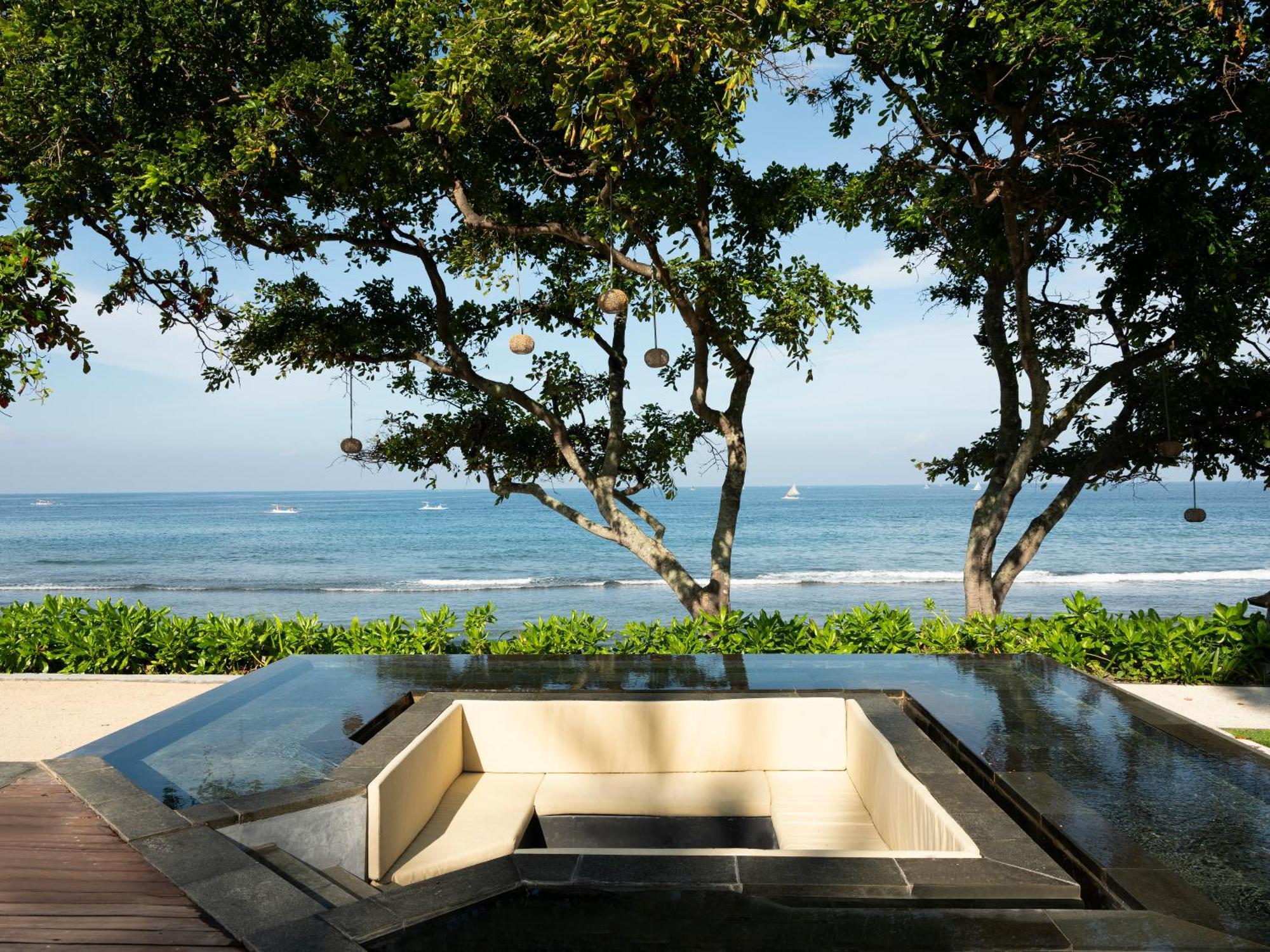 Mangsit Suites By Holiday Resort Lombok Экстерьер фото