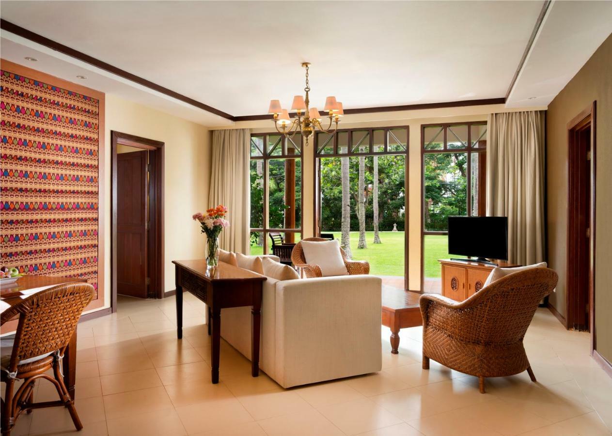 Mangsit Suites By Holiday Resort Lombok Экстерьер фото